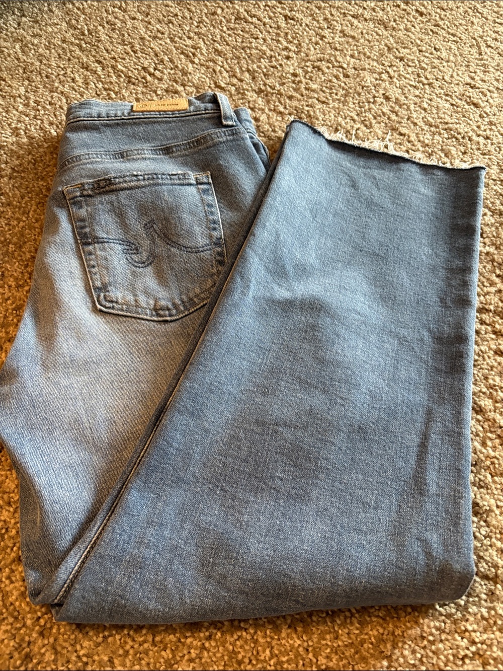 AG Brinley Crop jeans. Mid rise straight fit. Sz 29. NWT